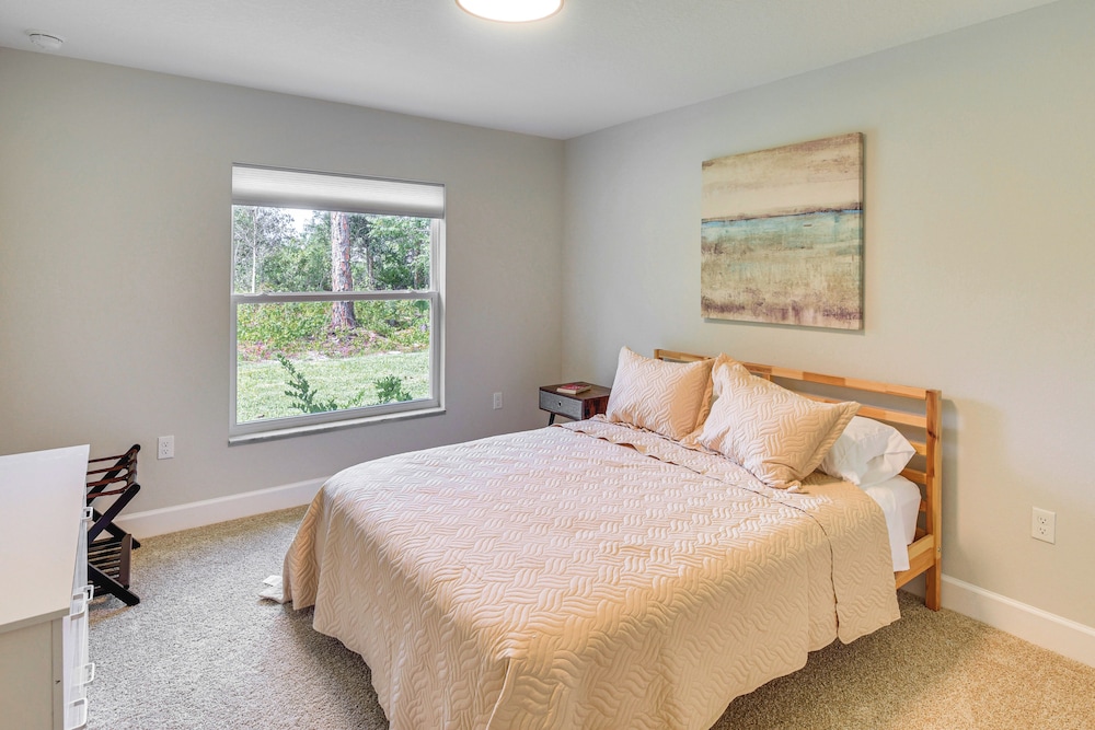 Newly Built Golf Course Home in Palm Coast!