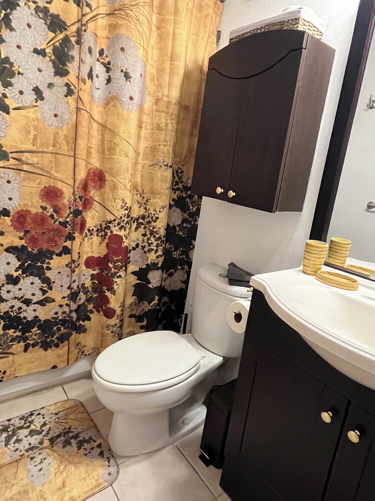 2 Bedroom Condo Pool and Beach Access