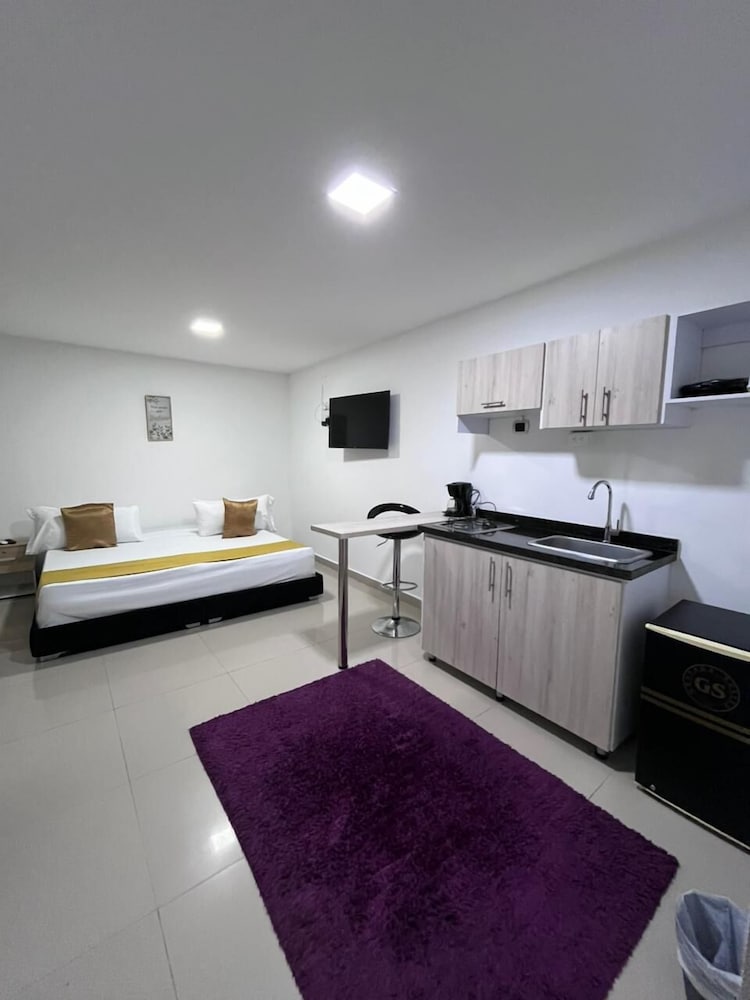 Hotel Granada Suites Deluxe