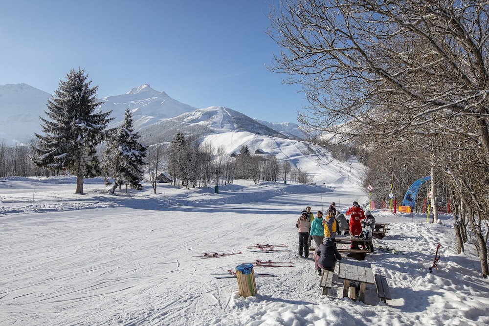 Studio in Doucy at the Foot of Ski Slopes