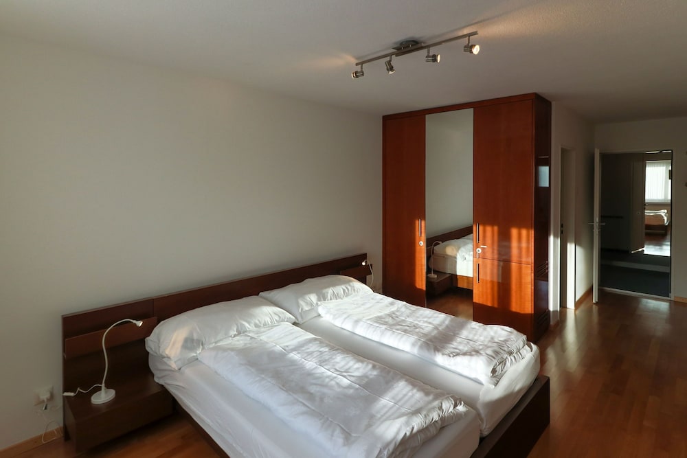 Apartments Cresta