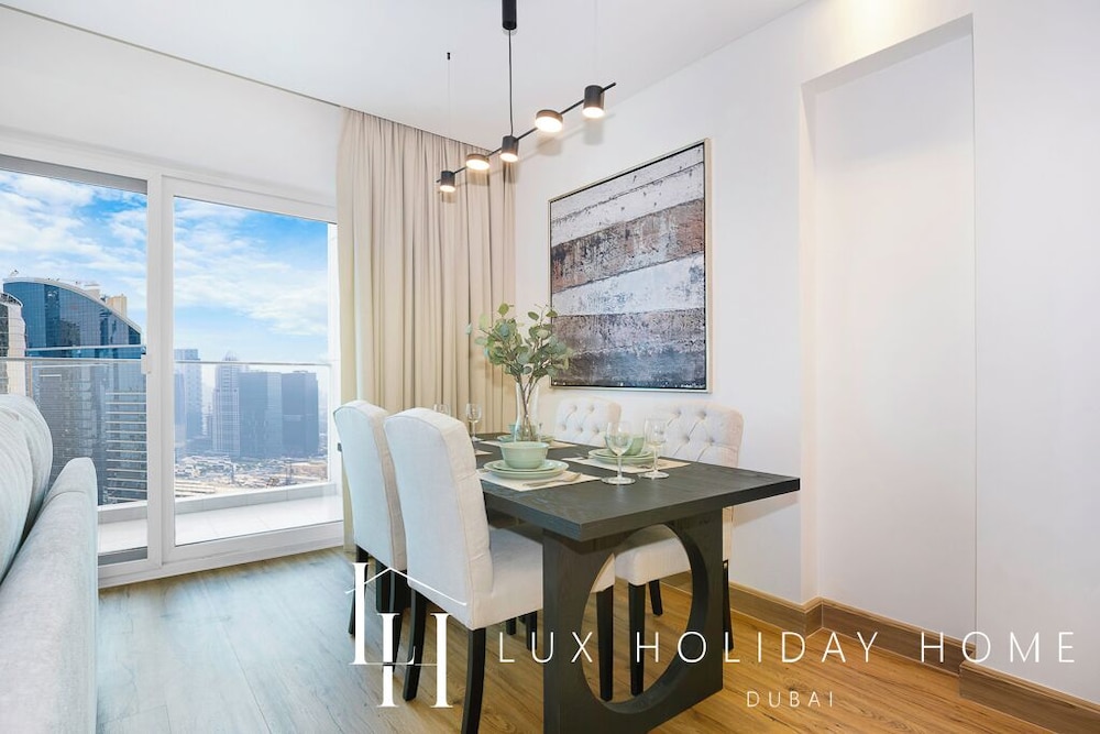 LUX The Bonnington JLT Suite