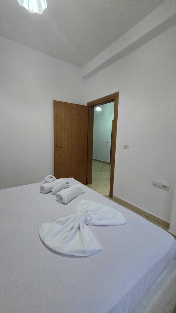 Tirent Apartment - Your Beach Home in Vlorë