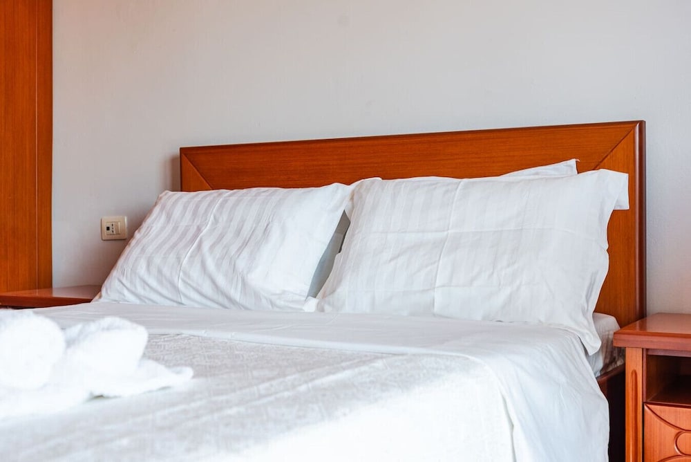Urban Sea Escape in Sarand