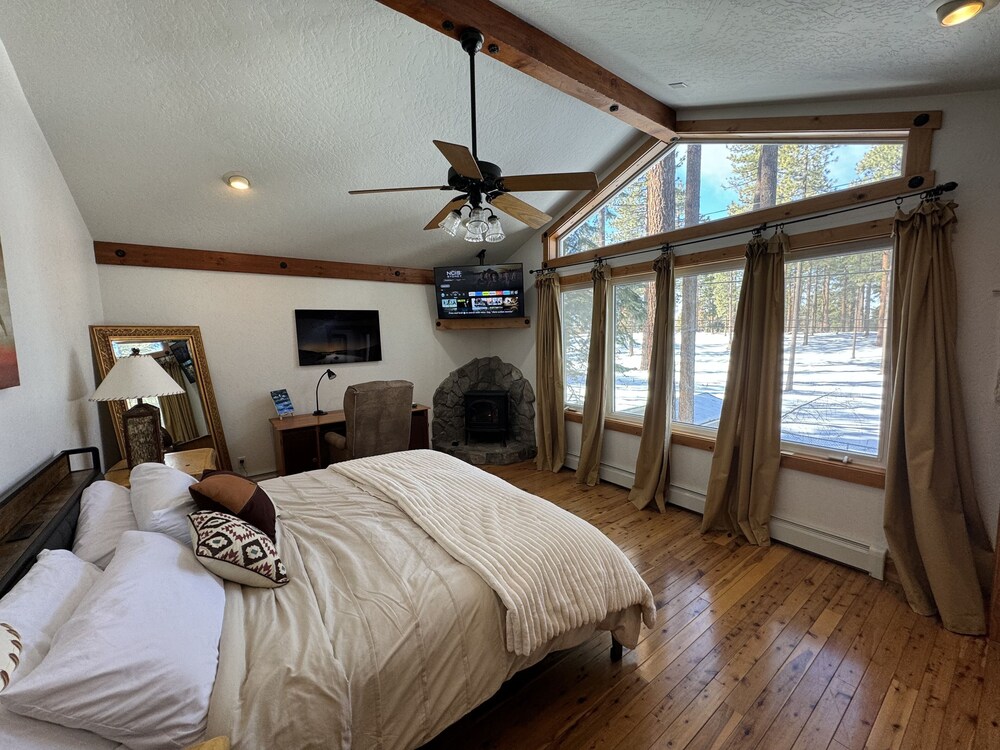 Sundown Lodge 4 Bedroom Home