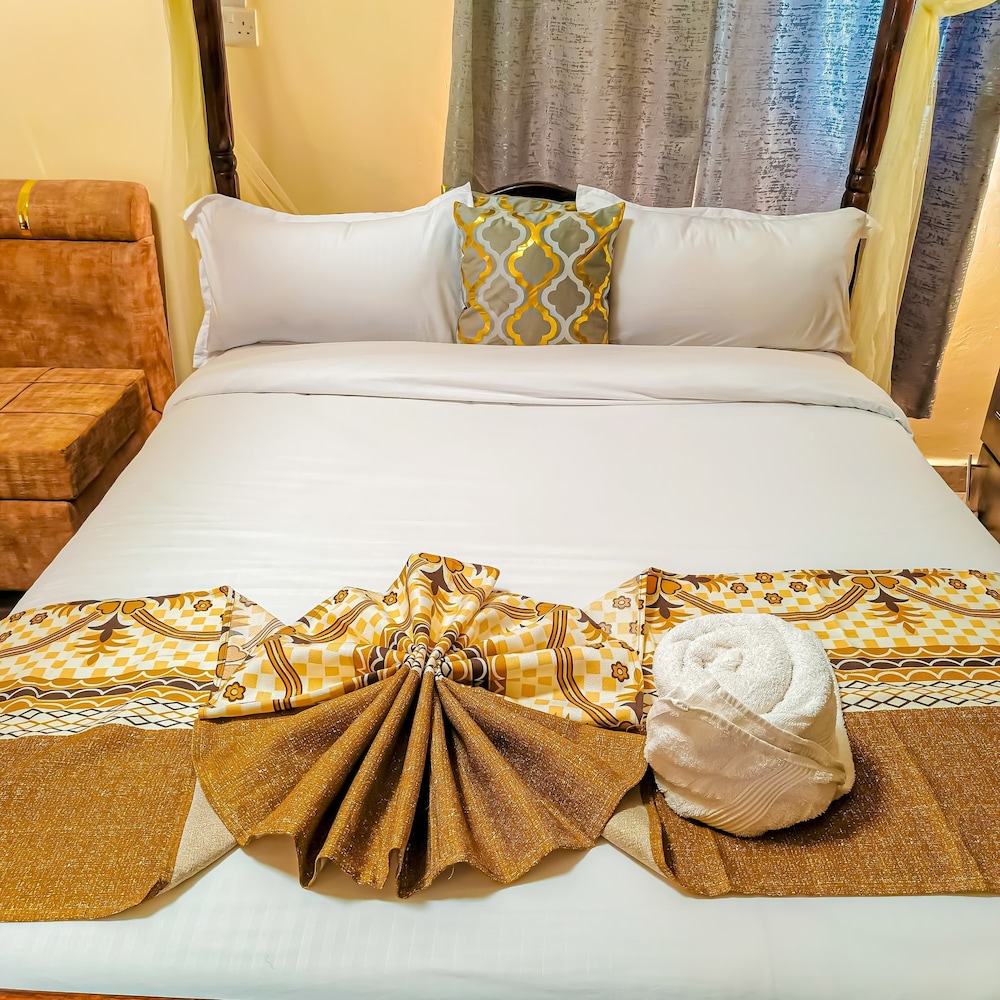 Jacaranda Luxury Suites