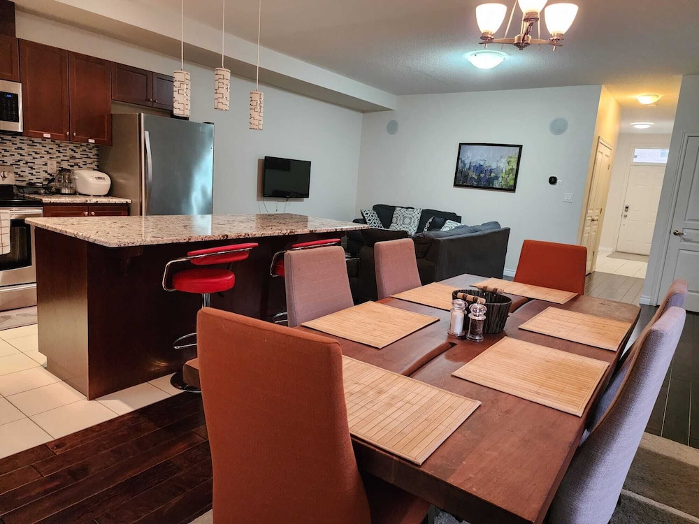 Kitchener Vacations - Beautiful Three Bedroom House - Property Image 1