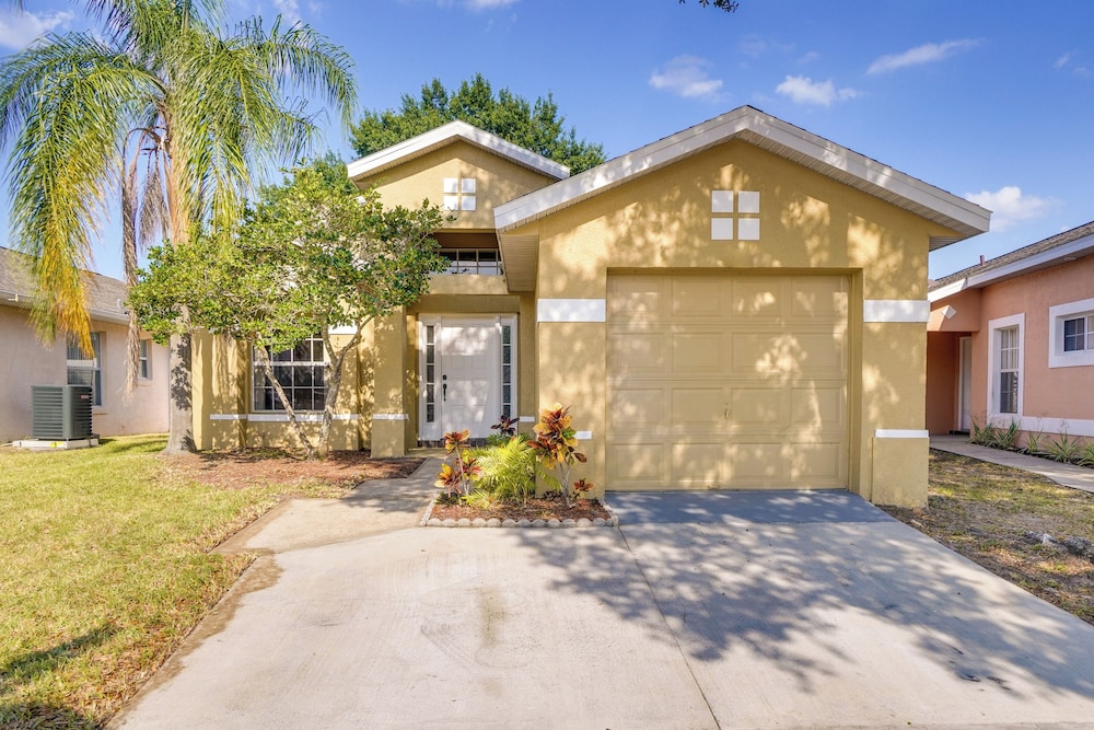 Orlando Home w/ Pool Access: 10 Mi to Seaworld!