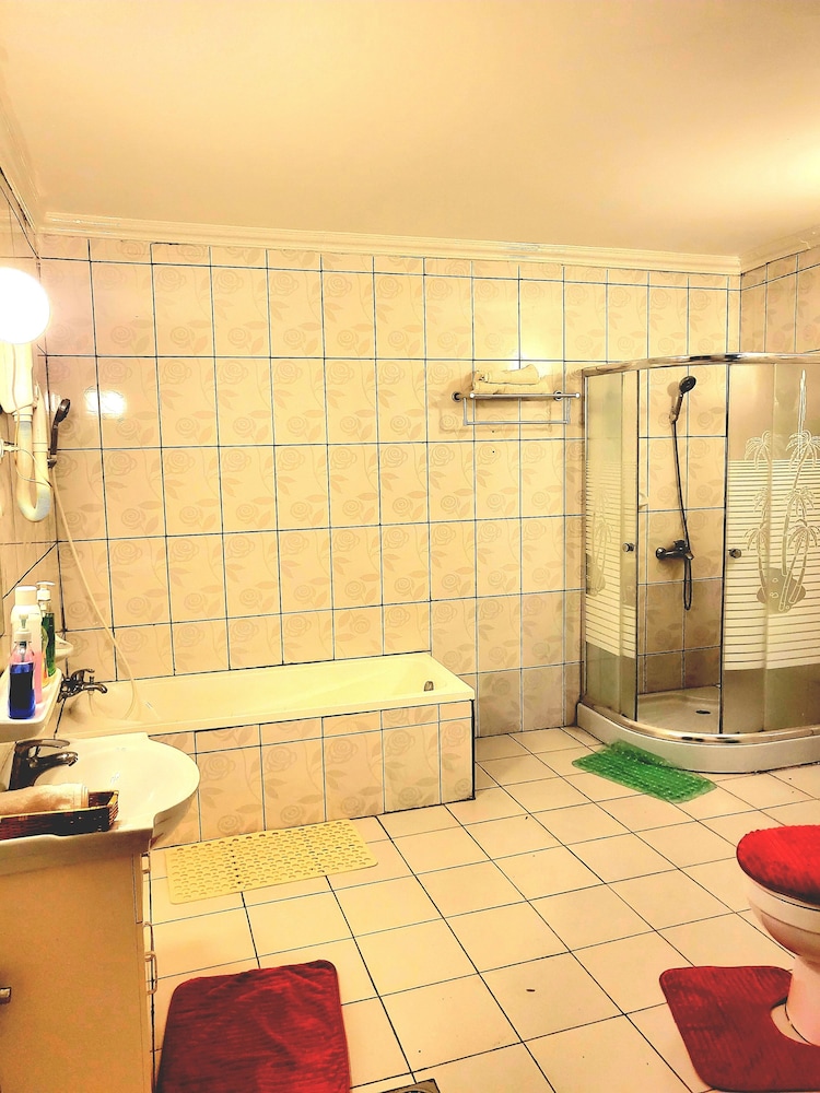 Bambou Gorila Hotel