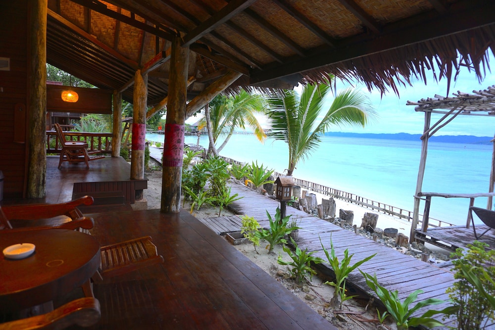 Raja Ampat Dive Lodge