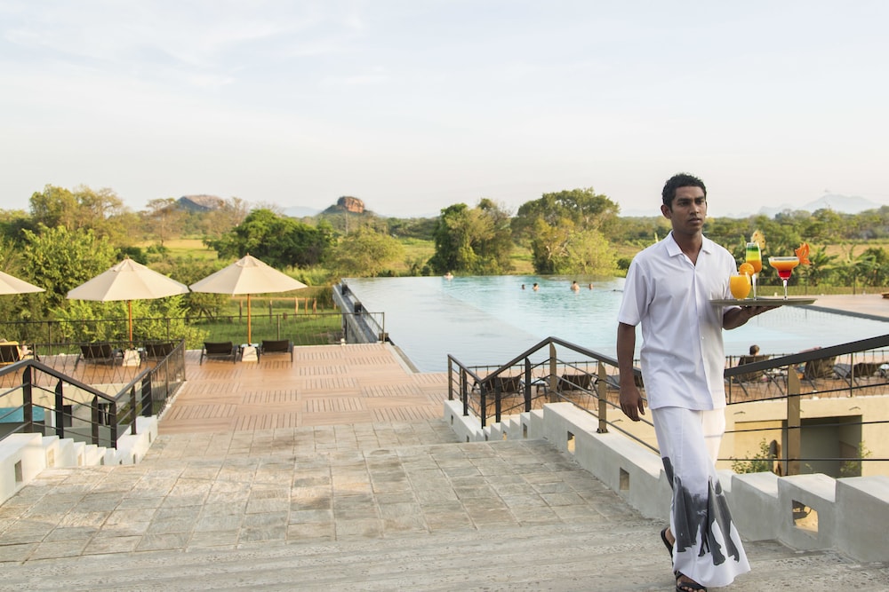Aliya Resort & Spa