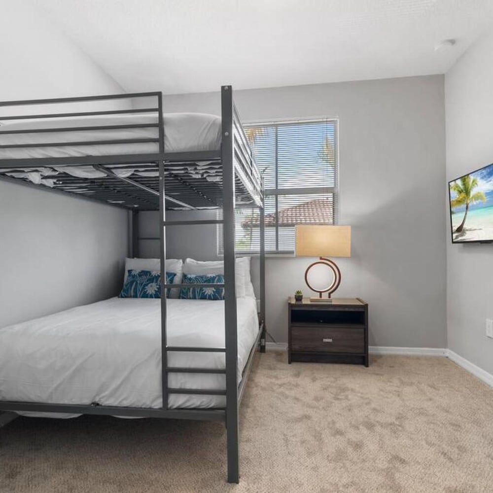 Beautiful Gated Community With Pool Gym Parks Parking view 3