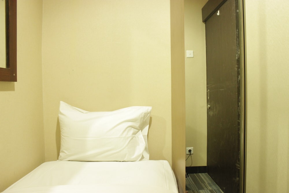 Well Appointed & Stylish 2BR at Jarrdin Cihampelas Apartment view 3