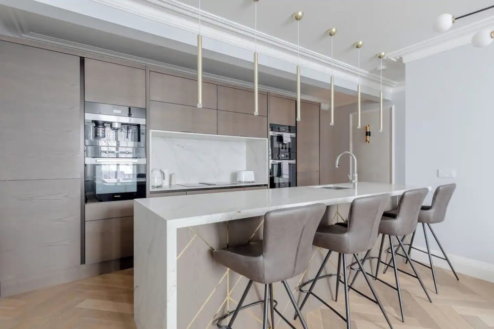 Beautifully Refurbished 2BD Flat - Earl's Court!