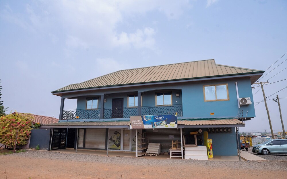 Cute & Comfy Condo  Close to Highway view 3