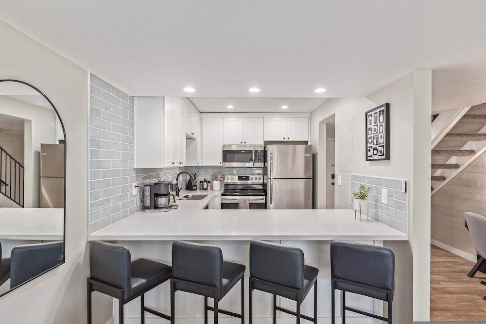 New-heatherbrae 8-old Town-camelback View