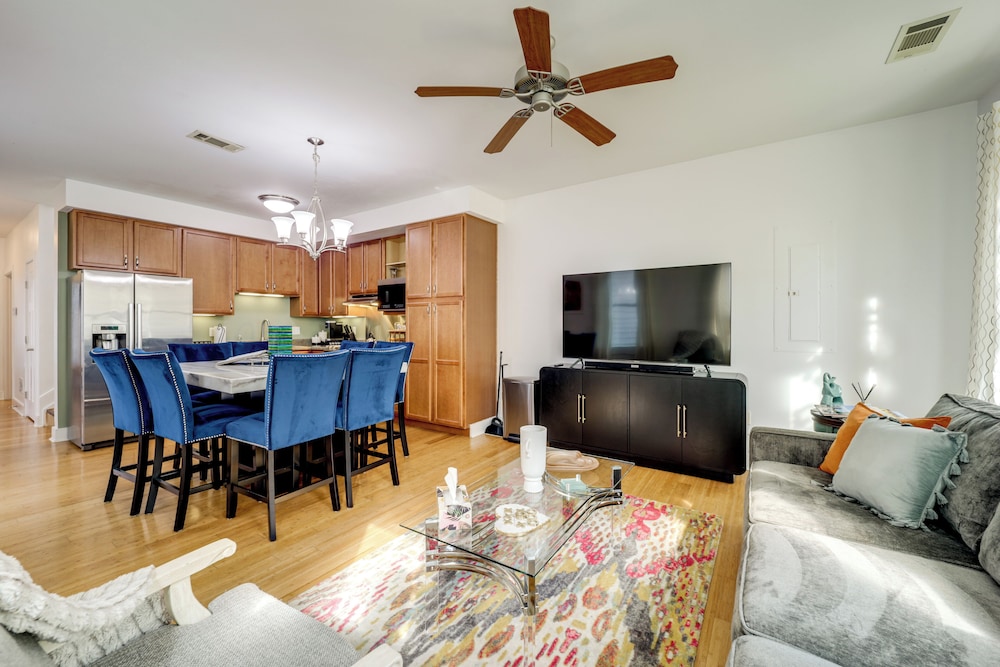Queen City Charm Near University & Hospitals!