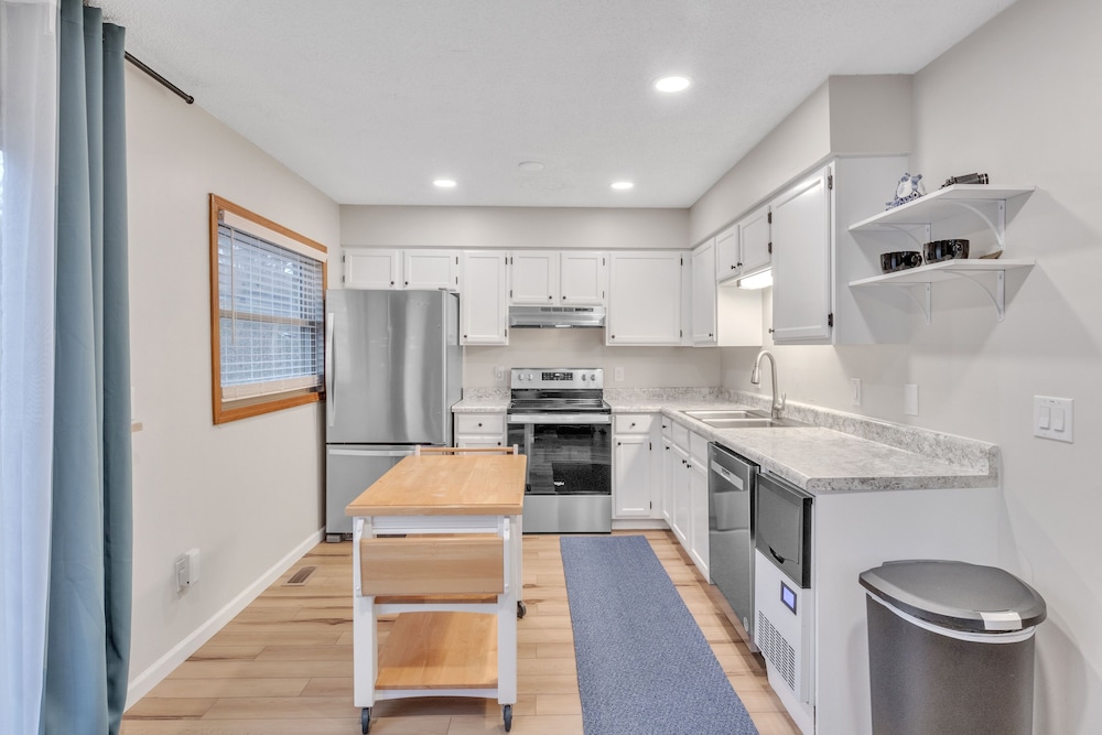 Deerfield Hideaway At Old Rocky 5 Bedroom Home