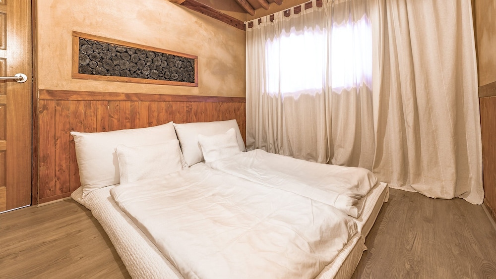 Yangpyeong Agni Choshi Mae Hanok Stay