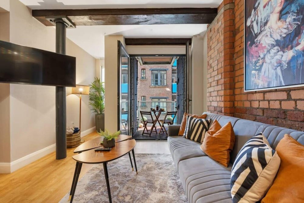 Host Apartments Queen Square Apartment