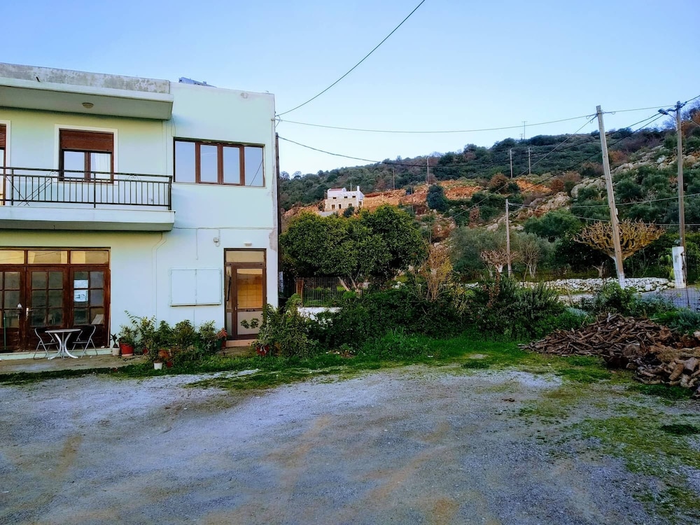 Vallias House