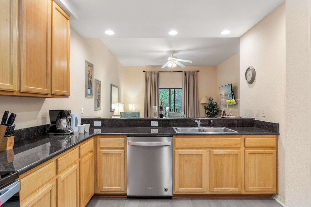 Caribe Cove Breeze Sleeps 6