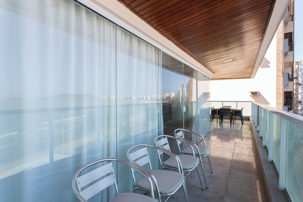 Apto Pet Friendly com 3 Su tes e Vista Para o Mar