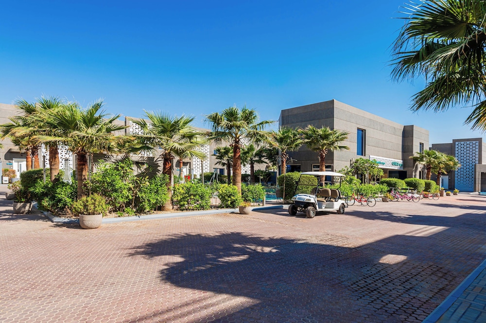 Renium Al Qairawan Resort - Riyadh
