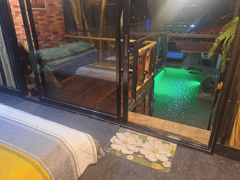 Tribal Bliss Private Resort in Lipa Batangas, a Privat Guest Room With Pool