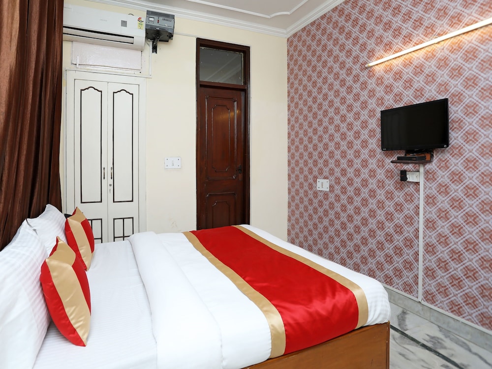 OYO 9916 Hotel Bhoomik Villas