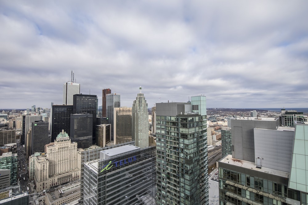 Royal Stays Condominiums - Downtown