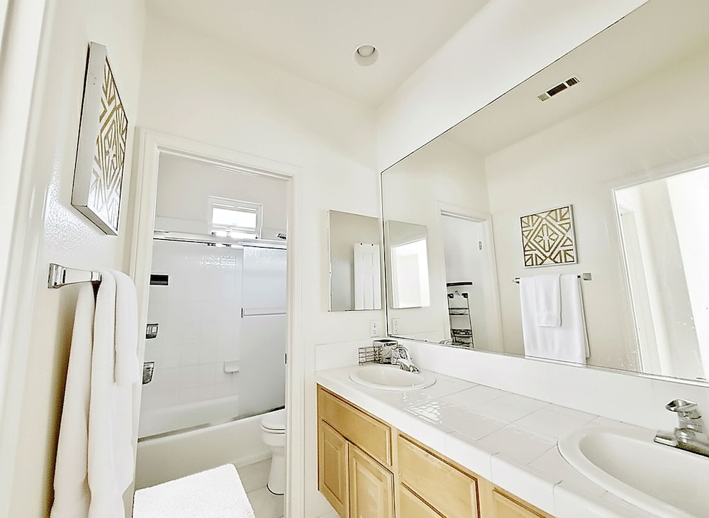 Allura Carmel Valley - 4 BR 4 BA