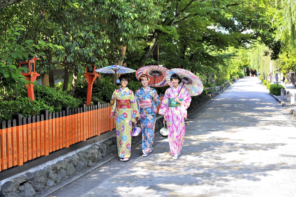 CAFETEL KYOTO SANJO for Ladies - Hostel, Caters to Women