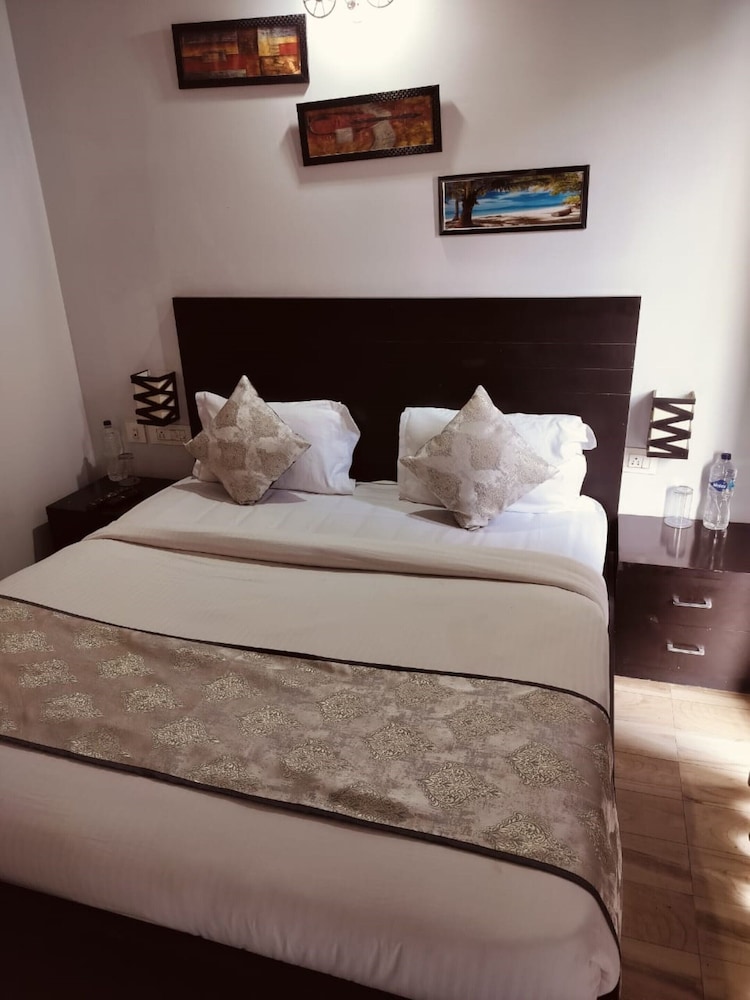 Hotel Citrine Suites and Resorts