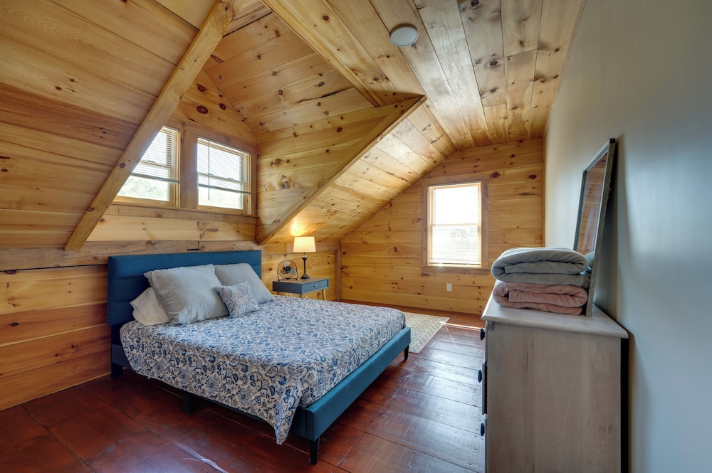Unplug, Unwind & Explore: Remote Vermont Cabin