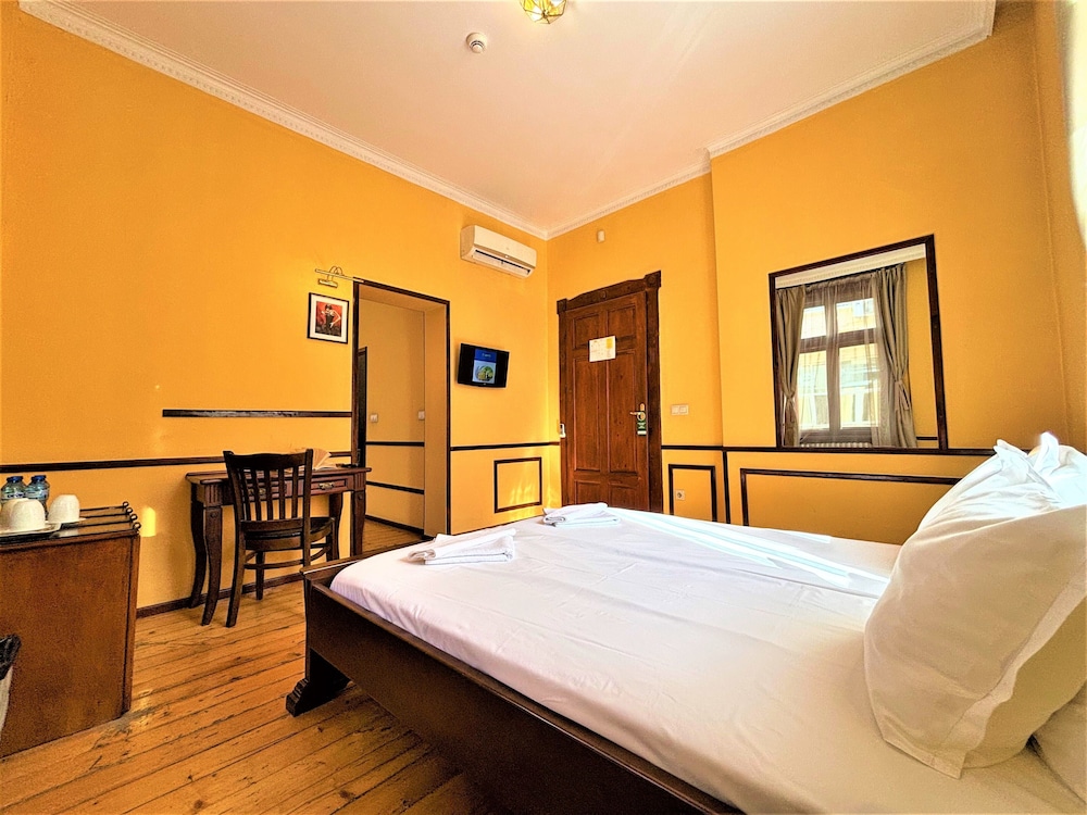 Lopera Guest House