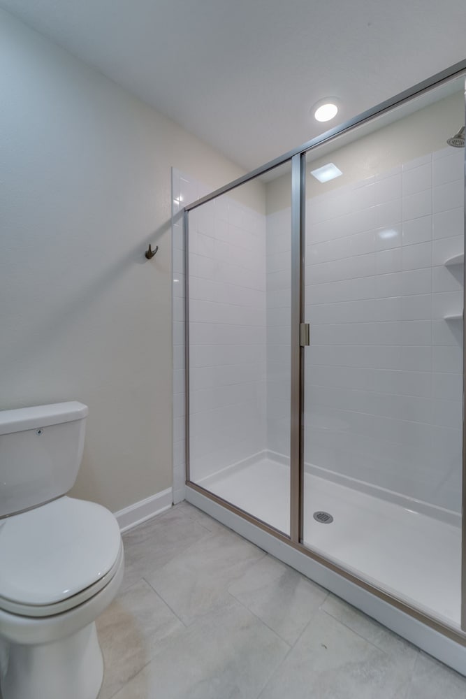 9 Bedroom Family Friendly Retreat - Private Pool