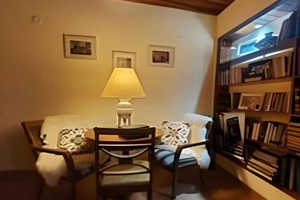 THE WRITERS HOUSE
