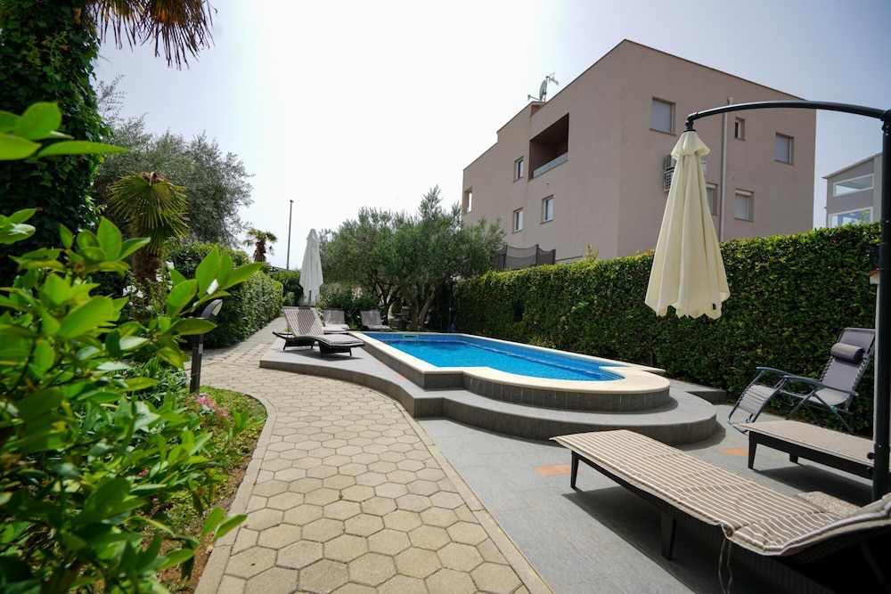 Photo 43