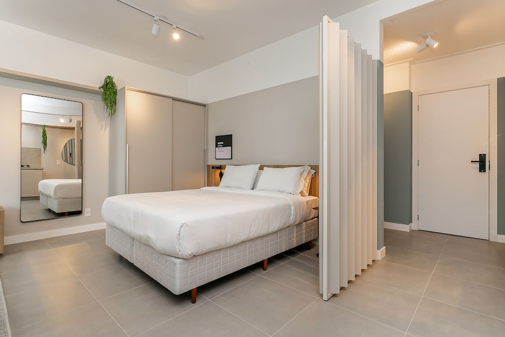 Studios Tower by Viva - Prédio com piscina e estacionamento no centro de Floripa