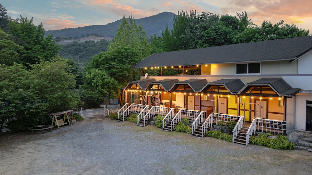 Gapyeong Noksu Valley Pet Group Pension