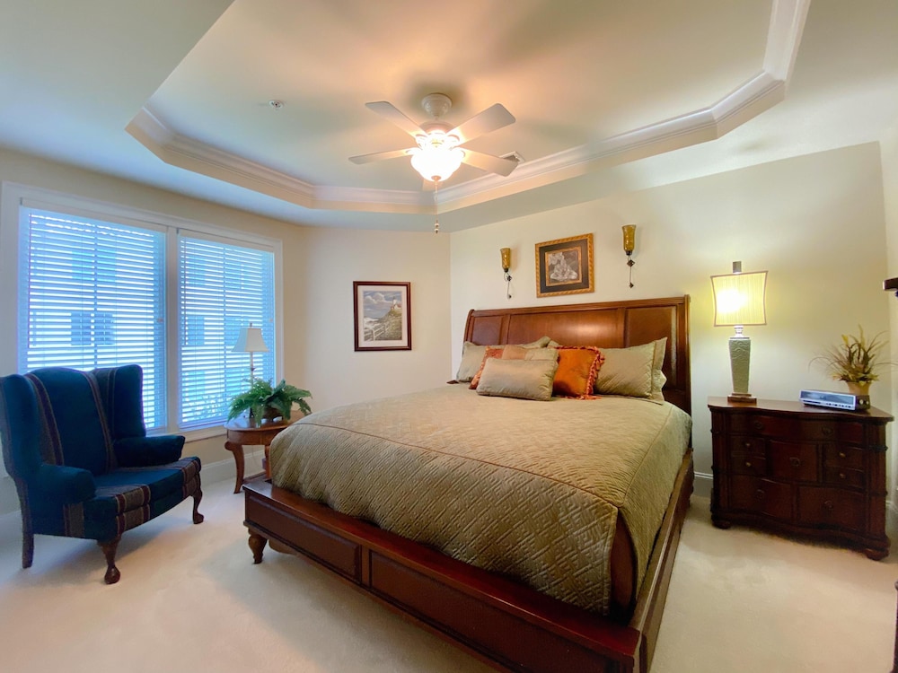 Barefoot Resort by Palmetto Vacations