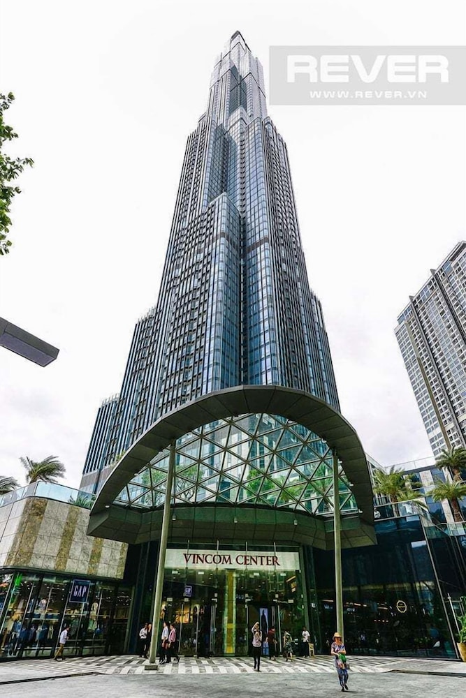 Landmark Apartment in Vinhomes Central Park