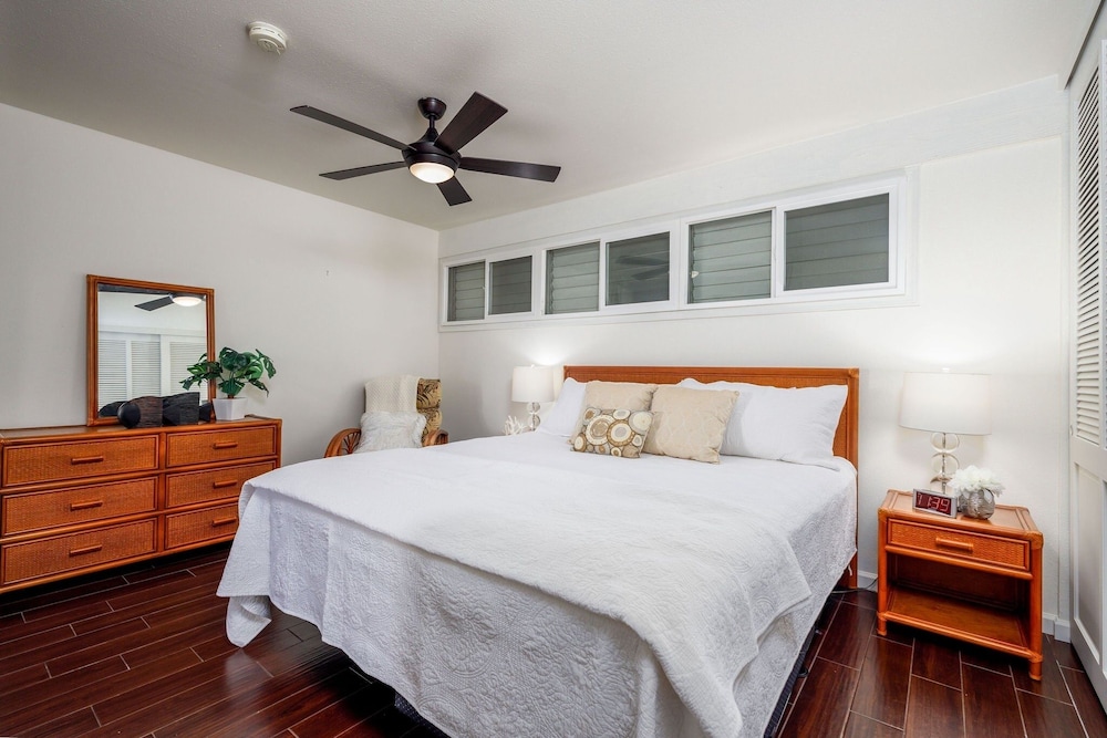 Kona Mansions E333 1 Bedroom Condo