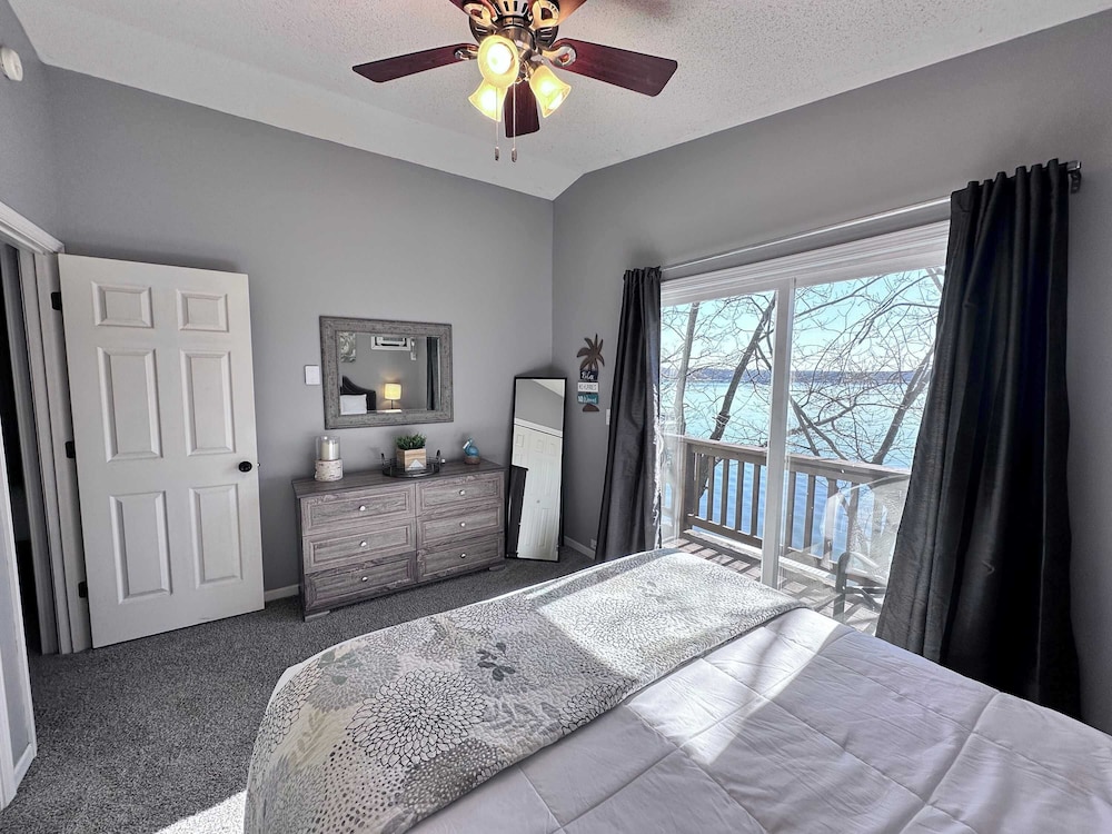 Dockside Dream w/ Kayak & Dock
