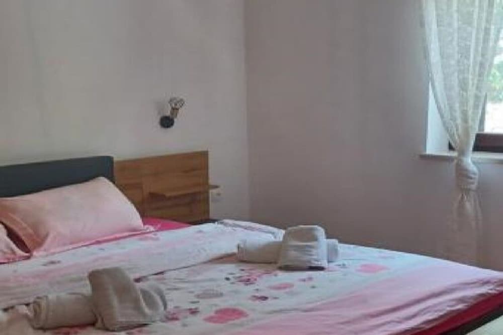 Apartment RR - One Bedroom Apartment With Balcony