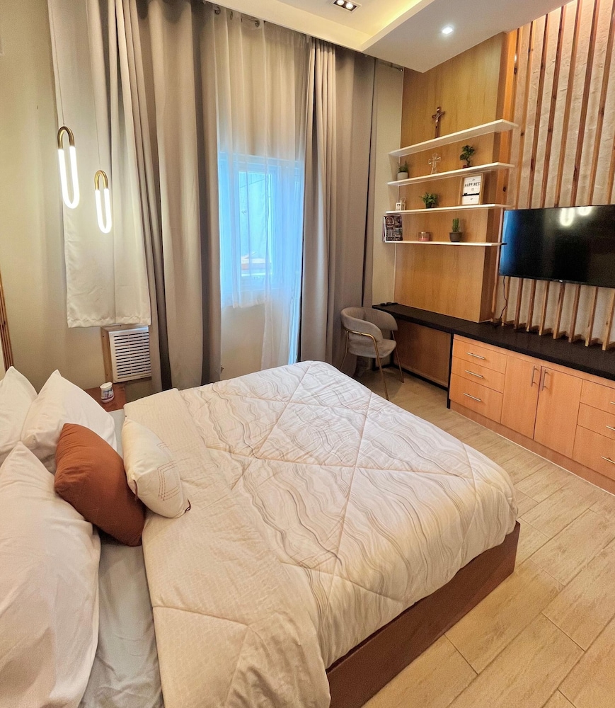 Room-simple, Modern & Cozy Condo in Lafa