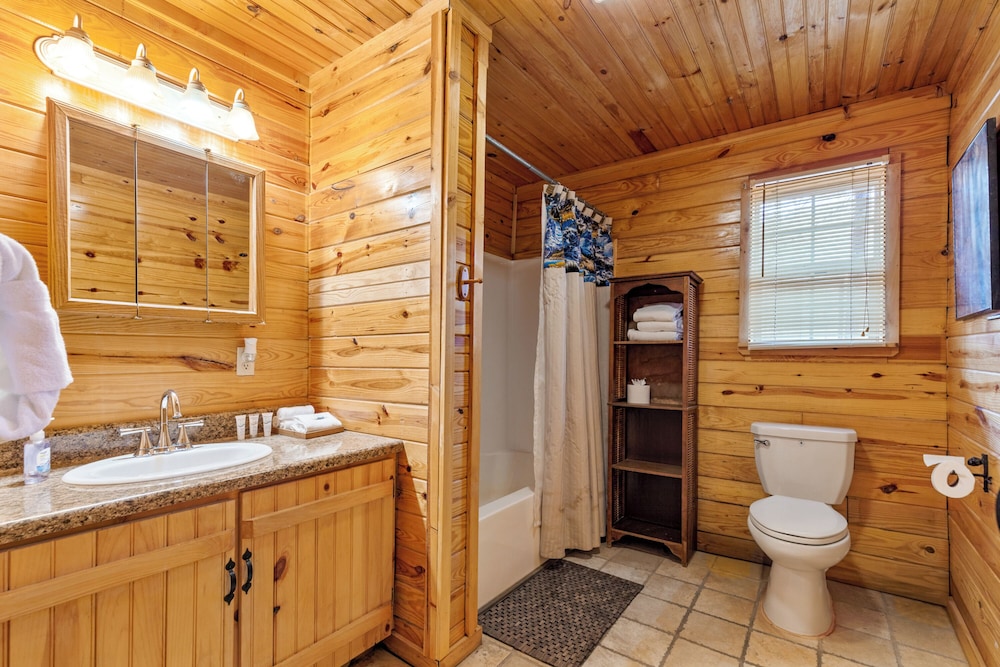 Hickory Hollow Hideaway