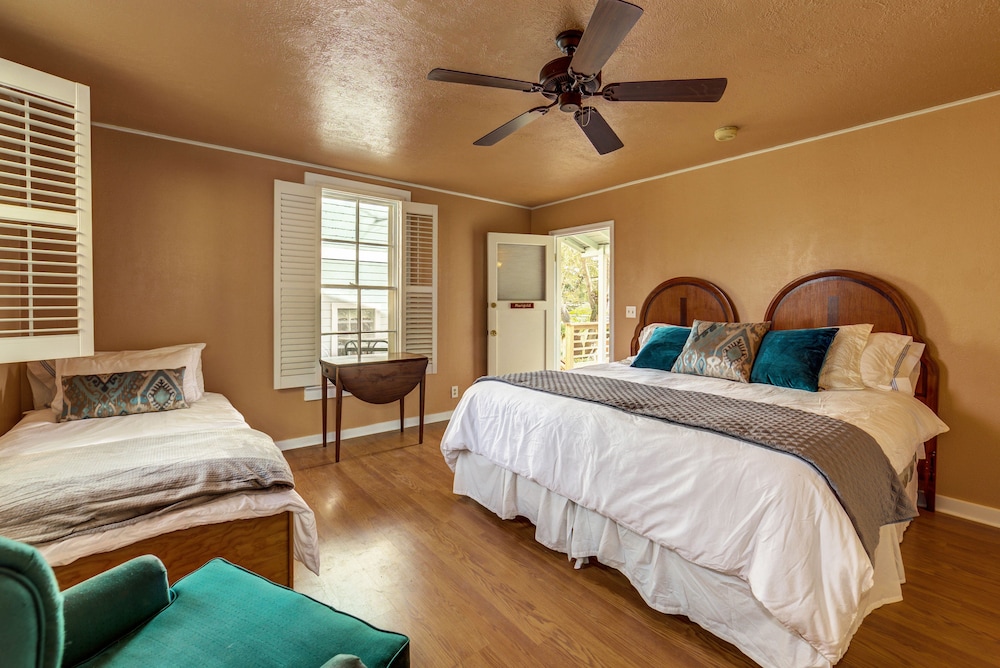 Ashland Vacations - Carlisle Garden Suites - Property Image 16