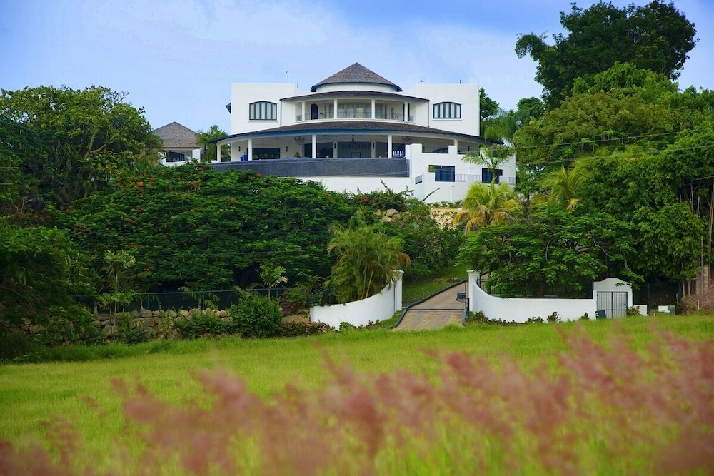Martello House by Blue Sky Luxury